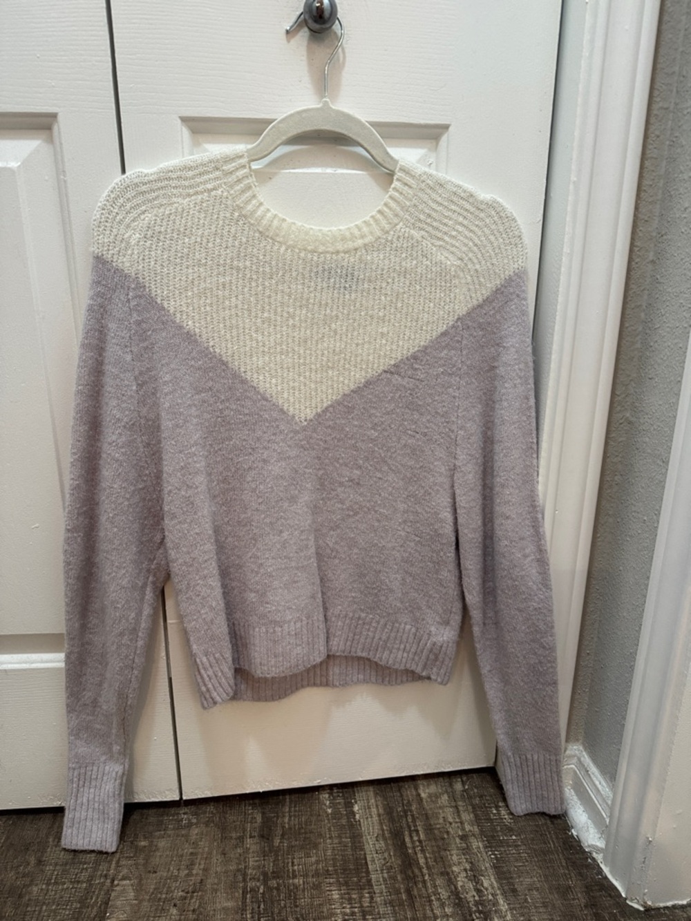 Express Two-Tone Crewneck Sweater in Cream and Light Lavender- Women’s S